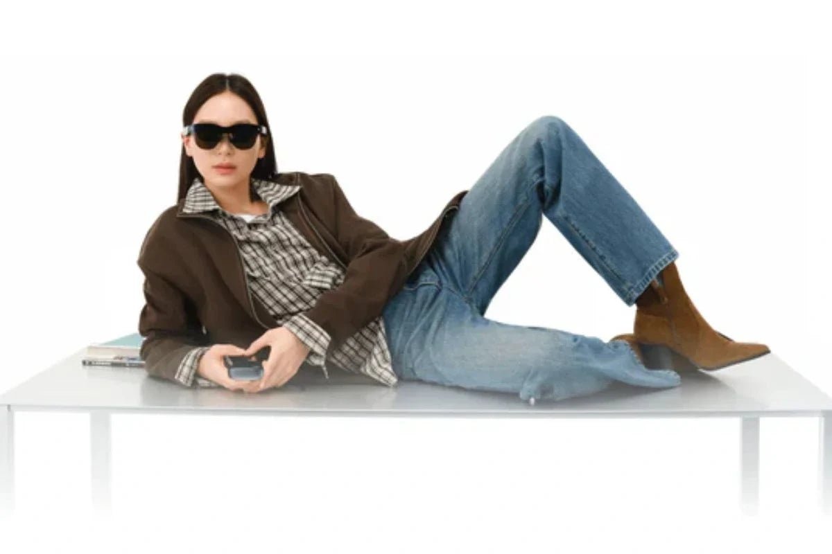 What AR Glasses Are Comfortable to Wear While Lying in Bed? - RayNeo